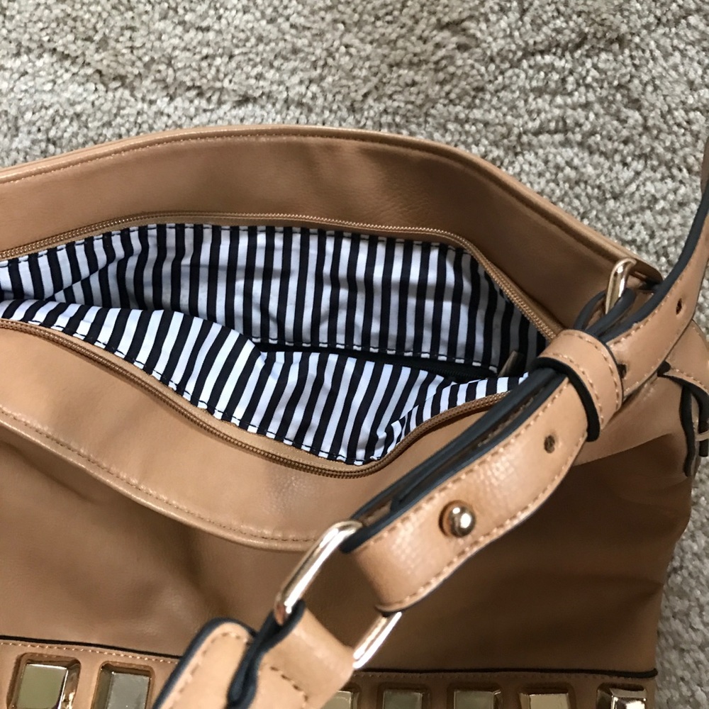 Purse - Picture 2 of 7